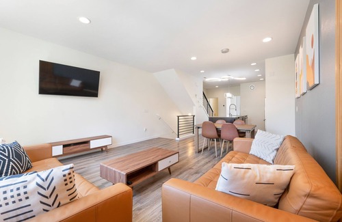 Crossroads House | 3B2.5B in Bellevue 2 Car Garage w/EV outlet and Central AC