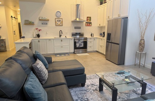McAllen House | 3BD-2.5Baths lovely townhome in serene McAllen