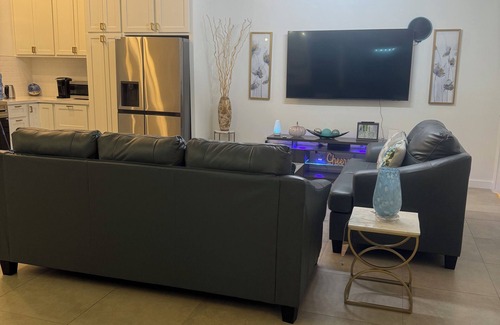 McAllen House | 3BD-2.5Baths lovely townhome in serene McAllen