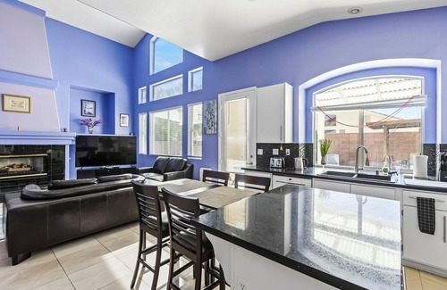 Spring Valley House | 3bd 3 bath delightful home 20 min Strip. 1 king 2 queen sofabed pool spa, garage