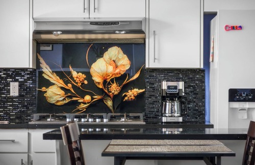 Spring Valley House | 3bd 3 bath delightful home 20 min Strip. 1 king 2 queen sofabed pool spa, garage