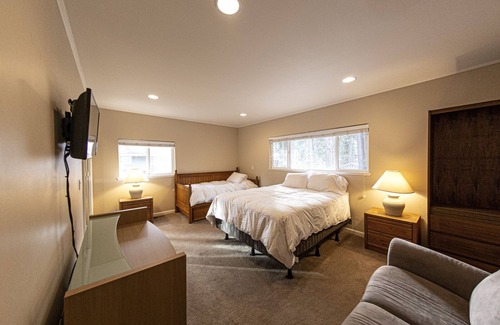 Skyland House | 3bd home with hot tub