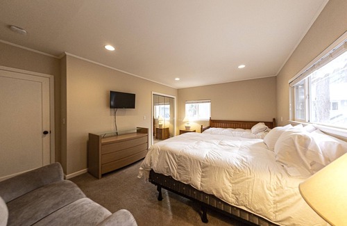 Skyland House | 3bd home with hot tub