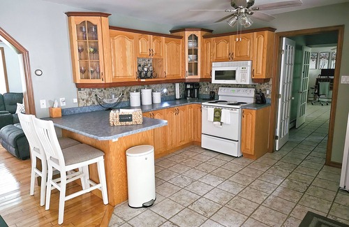 Gilford House | 3bd2ba hot tub, concerts, lake, game room, fire pit