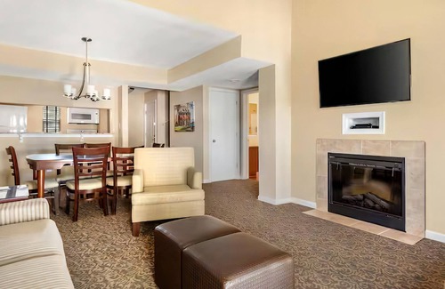 Berkeley House | 3BDR, 2BA townhome at The Historic Powhatan Resort, Sleeps 8
