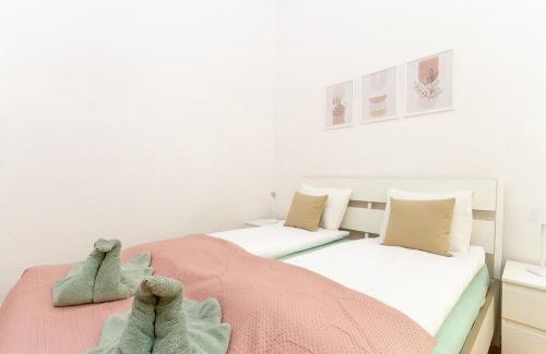 Belso-Ferencvaros Apartment | 3BDR Spacious Stay Getaway Suite by NW