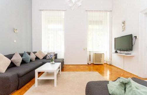 Belso-Ferencvaros Apartment | 3BDR Spacious Stay Getaway Suite by NW