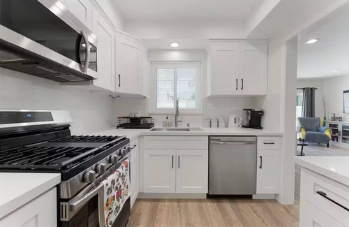 Monrovia House | 3Bed 2Ba l DTLA l Hollywood l Disneyland l Free Parking