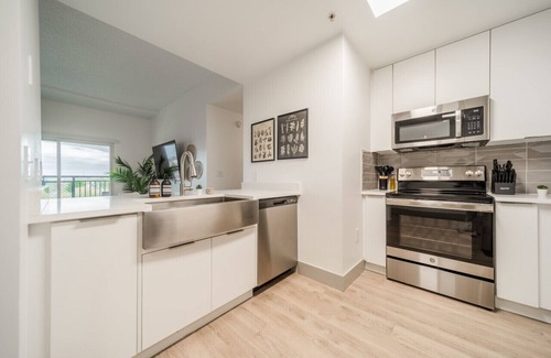 Third Ward Apartment | 3Bed/2Bath - Truist, Gym + Spectrum