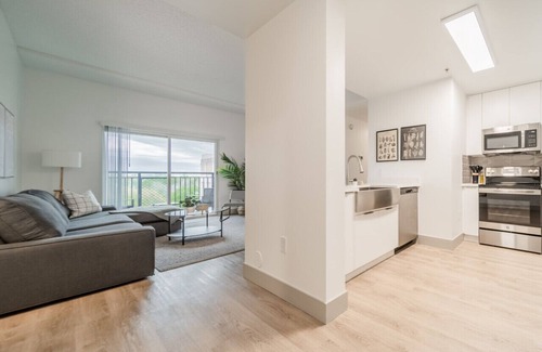 Third Ward Apartment | 3Bed/2Bath - Truist, Gym + Spectrum