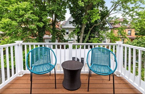 Mount Washington House | 3Bed 3.5Bath 1880SqFt, 85”TV, Fenced Yard, WD, Pets OK, FIOS
