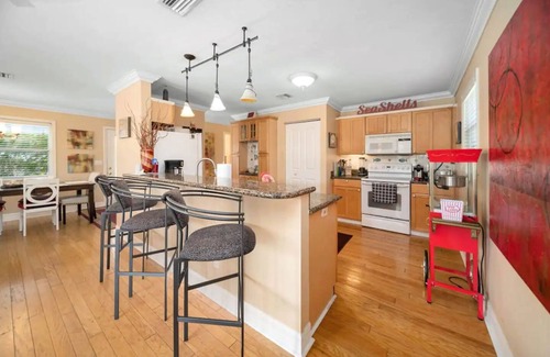 Gulf Harbor House | 3BED 3BATH Tropical Paradise WATERFRONT POOL HOUSE On Canal 1 mile to the BEACH!