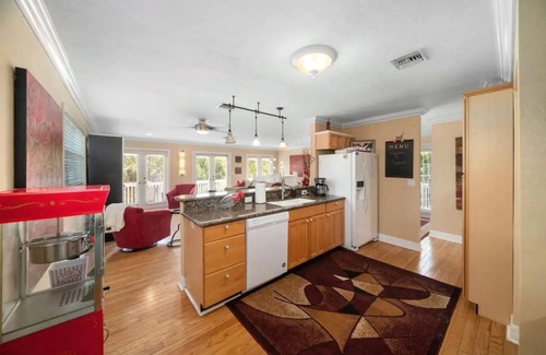 Gulf Harbor House | 3BED 3BATH Tropical Paradise WATERFRONT POOL HOUSE On Canal 1 mile to the BEACH!