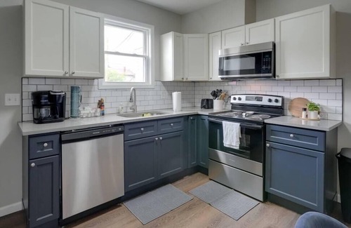 Columbus Villa | 3BR 1.5BA, Renovated, Full Unit