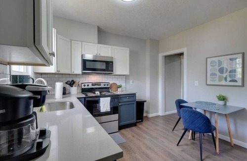 Columbus Villa | 3BR 1.5BA, Renovated, Full Unit