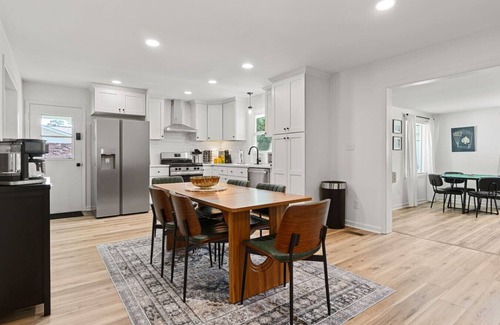 Augusta House | 3br/2ba Outdoor area/2 Living Rooms/Wellness/Fenced In Yard