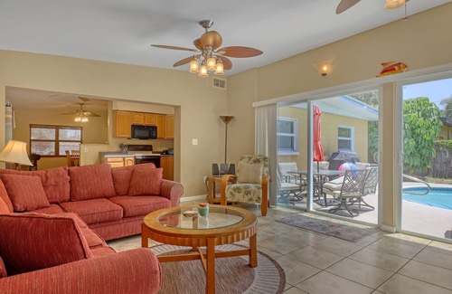Carlton Groves House | 3br./2ba. Residential house, nice fenced, private setting, pool.