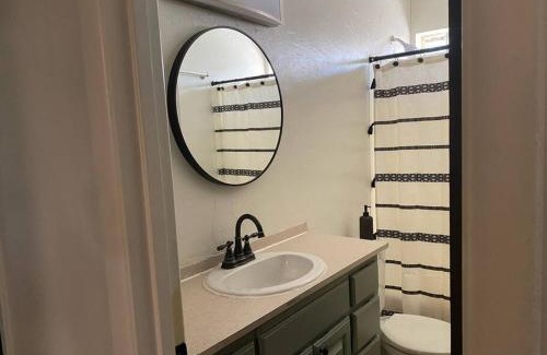 Amarillo House | 3BR 2min from I-40,near DT, 21 min Palo Duro