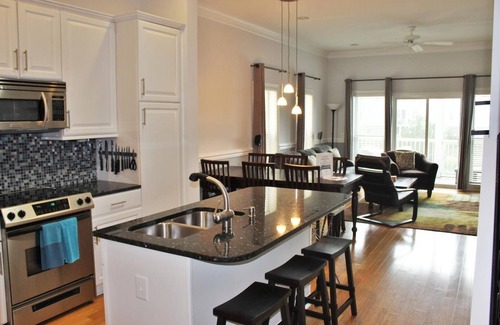 Waters Edge Condo | 3Br/3ba Townhouse with Garage and Pool access~ Folly Hill
