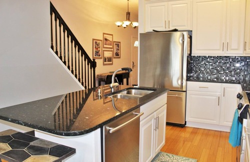 Waters Edge Condo | 3Br/3ba Townhouse with Garage and Pool access~ Folly Hill