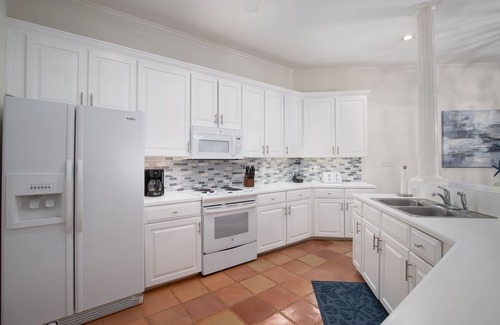 Sandestin Condo | 3BR Beach Villa w/6 Passenger GOLF CART! Steps to Pool. Tram. Screened Porch