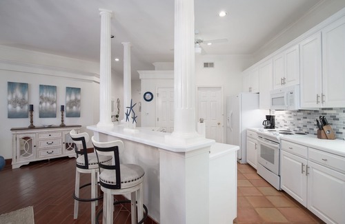 Sandestin Condo | 3BR Beach Villa w/6 Passenger GOLF CART! Steps to Pool. Tram. Screened Porch