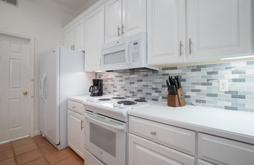 Sandestin Condo | 3BR Beach Villa w/6 Passenger GOLF CART! Steps to Pool. Tram. Screened Porch