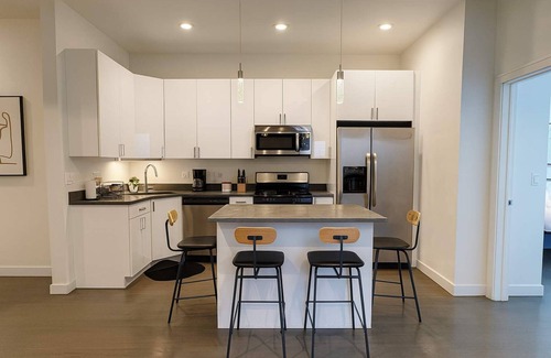 West Town Apartment | 3BR Complete and Spacious Apt
