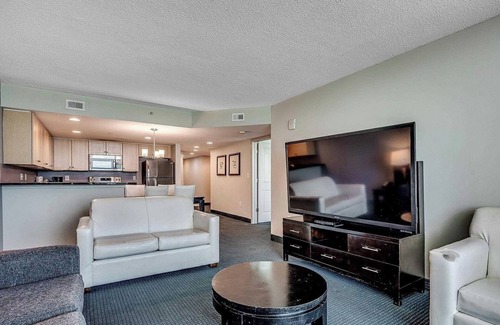Downtown Myrtle Beach Condo | 3BR Direct Oceanfront at Oceans One, Pools, Modern
