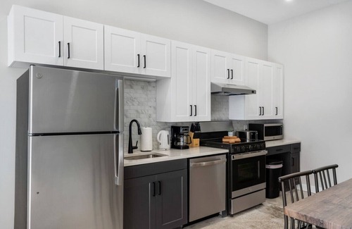 Downtown Cincinnati Apartment | 3BR Downtown—Just 3-Min Walk to Paycor Stadium