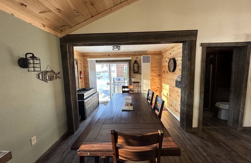 Tomahawk Cabin | 3BR Family Retreat - Relax, Play, Unwind, ENJOY in the Heart of Wisconsin!
