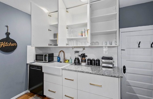 Union Hill House | 3BR Home|Great Location+Walkable|Downtown|Pets Ok