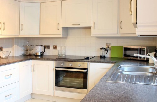 Dungannon Apartment | 3BR House Sleeps 5 Near Town Centre