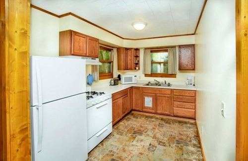 St Germain Cabin | 3BR Lakefront Cabin with WiFi & Private Docks