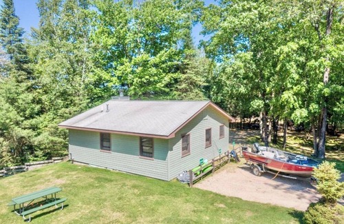 St Germain Cabin | 3BR Lakefront Cabin with WiFi & Private Docks