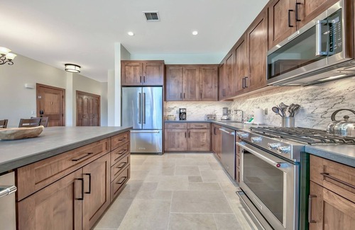 Lakeside Park Condo | 3br Luxury Â steps To Heavenly Gondola & Village 3 Bedroom Condo by RedAwning