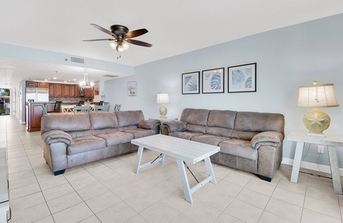 Indian Shores Condo | 3BR Luxury Beach Front Condo with Heated Pool and Direct Gulf View at Seagate