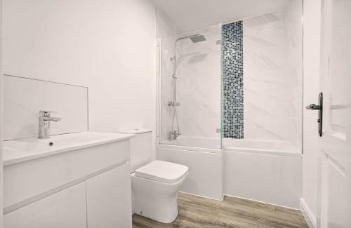 Moseley House | 3BR Luxury home in Peaceful Moseley