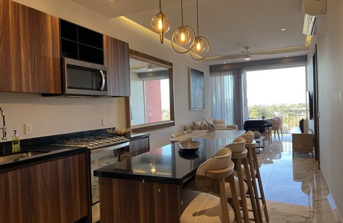Las Jarretaderas Condo | 3BR Luxury Penthouse with Mountain View & Prime Location