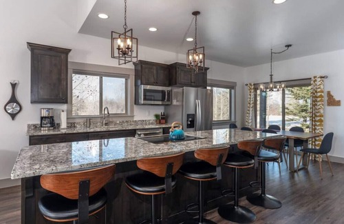 Victor House | 3BR Mountain Townhome - Victor