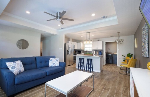 West San Antonio House | 3BR Near Lackland AFB Military & ALE Stays W/D