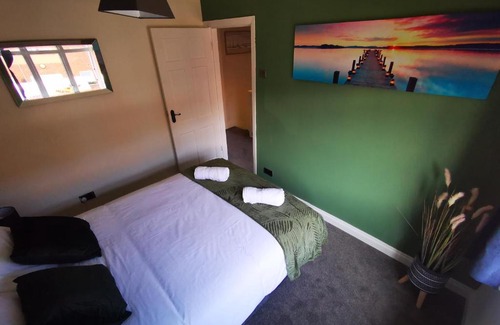 Ormeau House | 3BR Ormeau Road cosy stay with secret garden by Short Stay NI Ltd