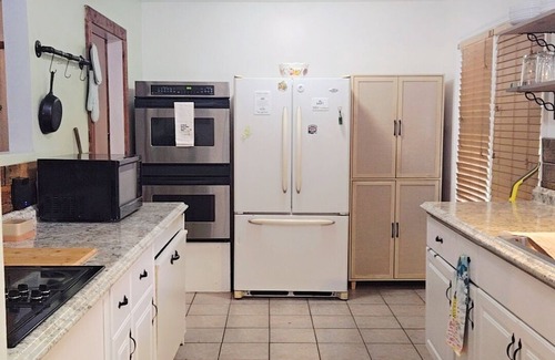 Kings Grant House | 3BR Ranch with Firepit/10 mins from downtown Wilmington.
