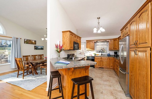 McGaheysville House | 3BR Resort Home w/Games, Fire pit & Shenandoah Views