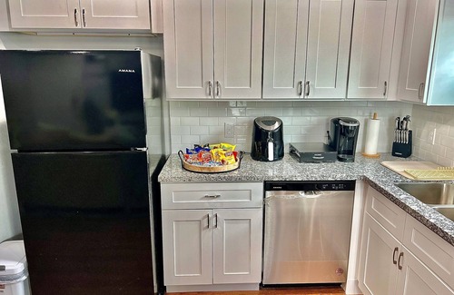 Northeast Houston House | 3BR Retreat Near Downtown - Airport - NRG Stadium