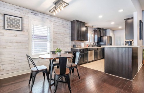 Madison House | 3BR Retreat w/Backyard Oasis