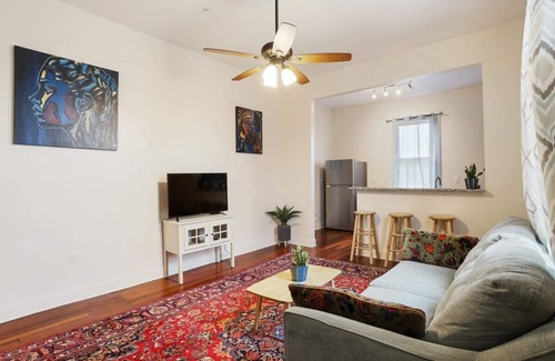 Seventh Ward House | 3BR Shotgun | 5 Min to French Quarter |Courtyard