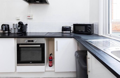 Chelmsford House | 3BR Stunning Home HIGH STREET LOCATION by Luxiety Stays