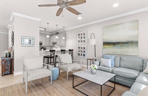 Gulf Place Condo | 3BR Townhouse at Gulf Place on 30a! Screened Porch, Balcony. Near Pool, Beach