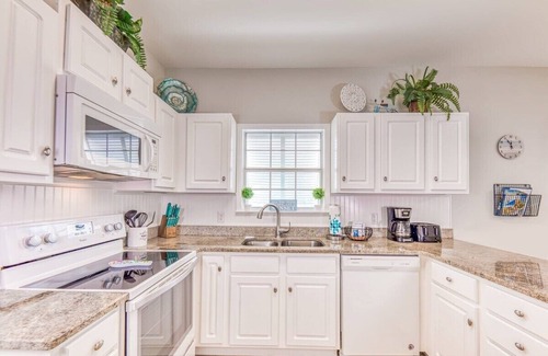 Orange Beach Villa | 3BR Villa - Close to Beach - The Wharf - Sports - Concerts